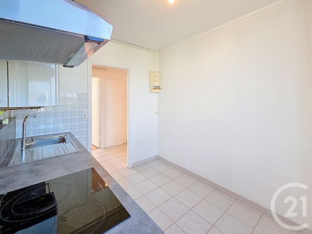 Appartement F4 à louer - 4 pièces - 55.9 m2 - TROYES - 10 - CHAMPAGNE-ARDENNE - Century 21 Lairé Immobilier