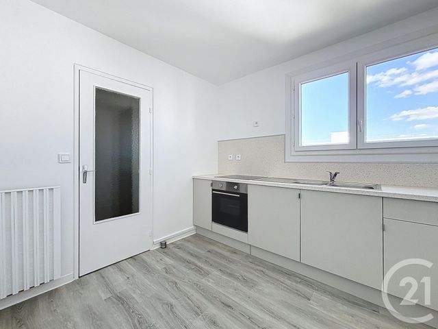 Appartement F1 à louer - 1 pièce - 37.0 m2 - ST ANDRE LES VERGERS - 10 - CHAMPAGNE-ARDENNE - Century 21 Lairé Immobilier