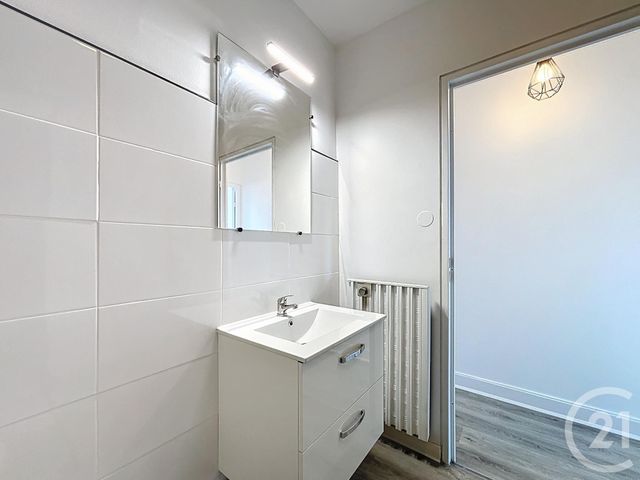 Appartement F1 à louer - 1 pièce - 37.0 m2 - ST ANDRE LES VERGERS - 10 - CHAMPAGNE-ARDENNE - Century 21 Lairé Immobilier