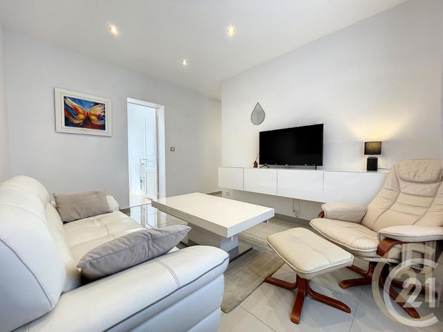 Appartement T3 à louer - 3 pièces - 47.3 m2 - TROYES - 10 - CHAMPAGNE-ARDENNE - Century 21 Lairé Immobilier