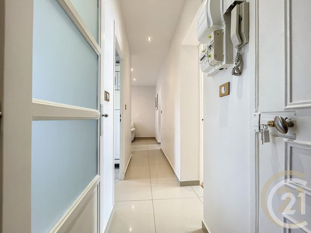 Appartement T3 à louer - 3 pièces - 47.3 m2 - TROYES - 10 - CHAMPAGNE-ARDENNE - Century 21 Lairé Immobilier