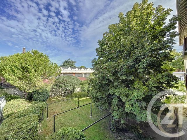 Appartement T3 à louer - 3 pièces - 47.3 m2 - TROYES - 10 - CHAMPAGNE-ARDENNE - Century 21 Lairé Immobilier