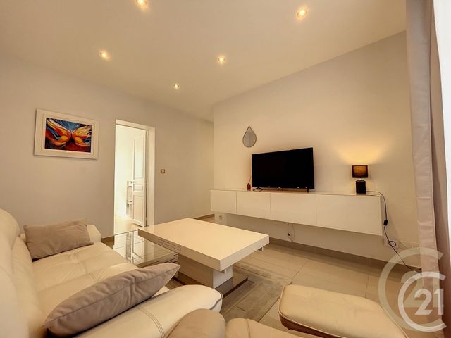 Appartement T3 à louer - 3 pièces - 47.3 m2 - TROYES - 10 - CHAMPAGNE-ARDENNE - Century 21 Lairé Immobilier