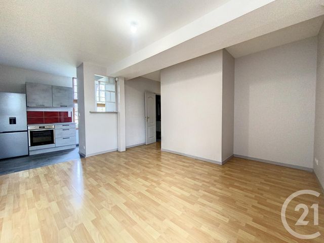 Appartement T2 à louer - 2 pièces - 42.5 m2 - TROYES - 10 - CHAMPAGNE-ARDENNE - Century 21 Lairé Immobilier
