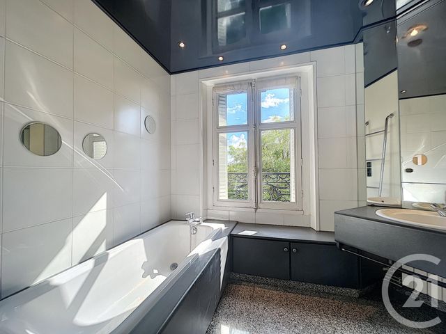 Appartement à louer - 5 pièces - 115.0 m2 - TROYES - 10 - CHAMPAGNE-ARDENNE - Century 21 Lairé Immobilier