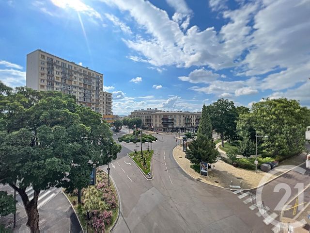 Appartement à louer - 5 pièces - 115.0 m2 - TROYES - 10 - CHAMPAGNE-ARDENNE - Century 21 Lairé Immobilier