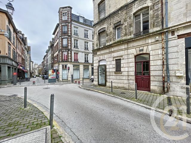 Appartement T2 à louer - 2 pièces - 38.6 m2 - TROYES - 10 - CHAMPAGNE-ARDENNE - Century 21 Lairé Immobilier