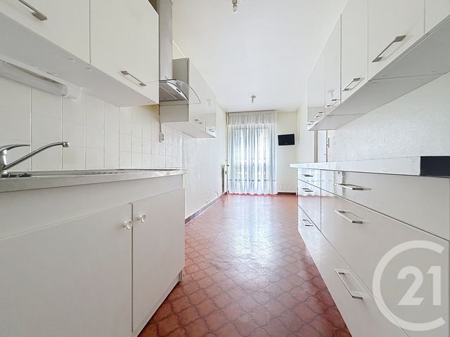 Appartement à louer - 3 pièces - 86.9 m2 - TROYES - 10 - CHAMPAGNE-ARDENNE - Century 21 Lairé Immobilier
