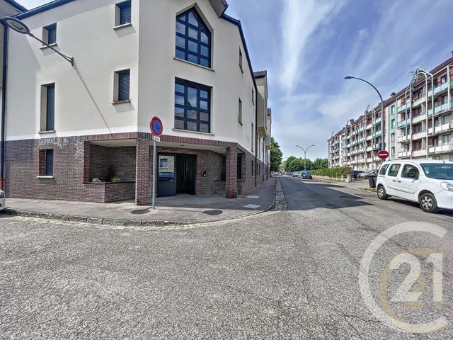 Appartement T2 à louer - 2 pièces - 37.0 m2 - TROYES - 10 - CHAMPAGNE-ARDENNE - Century 21 Lairé Immobilier