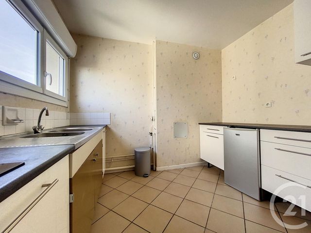 Appartement F1 à louer - 1 pièce - 37.0 m2 - ST ANDRE LES VERGERS - 10 - CHAMPAGNE-ARDENNE - Century 21 Lairé Immobilier