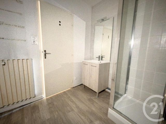 Appartement F1 à louer - 1 pièce - 37.0 m2 - ST ANDRE LES VERGERS - 10 - CHAMPAGNE-ARDENNE - Century 21 Lairé Immobilier