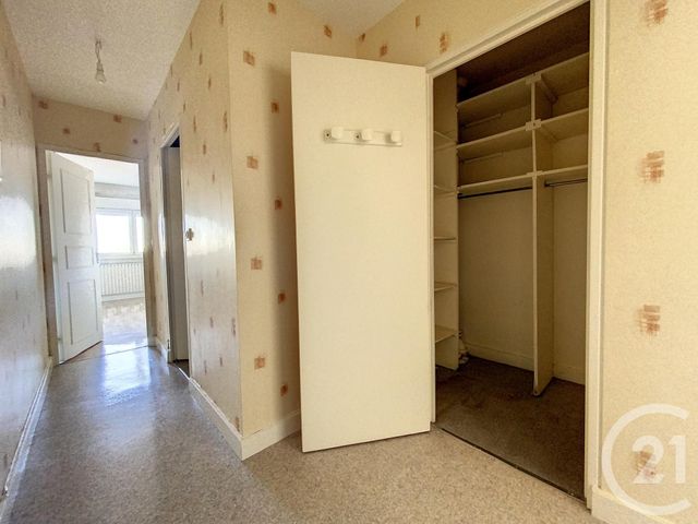 Appartement F1 à louer - 1 pièce - 37.0 m2 - ST ANDRE LES VERGERS - 10 - CHAMPAGNE-ARDENNE - Century 21 Lairé Immobilier