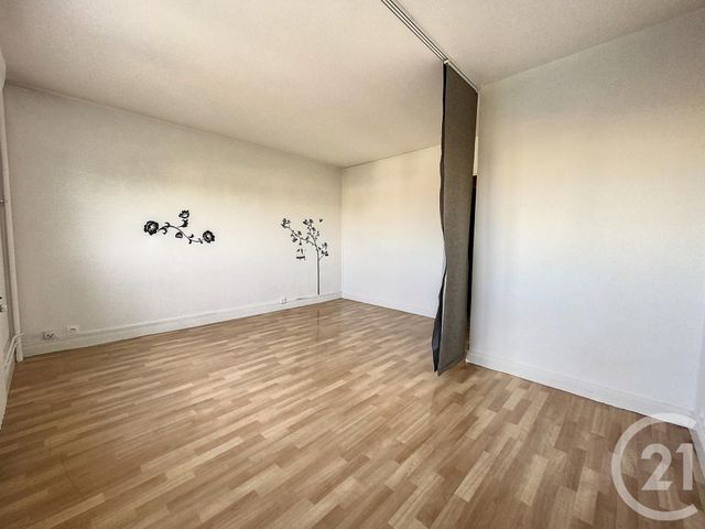 Appartement F1 à louer - 1 pièce - 37.0 m2 - ST ANDRE LES VERGERS - 10 - CHAMPAGNE-ARDENNE - Century 21 Lairé Immobilier