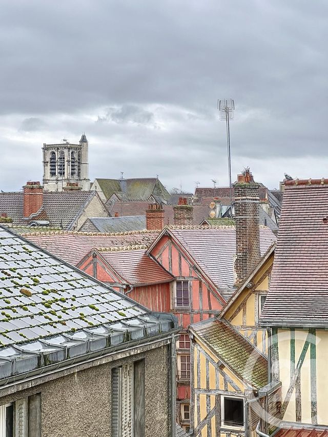 Appartement F3 à louer - 3 pièces - 65.0 m2 - TROYES - 10 - CHAMPAGNE-ARDENNE - Century 21 Lairé Immobilier