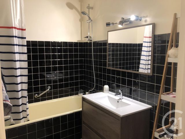 Appartement F3 à louer - 3 pièces - 65.0 m2 - TROYES - 10 - CHAMPAGNE-ARDENNE - Century 21 Lairé Immobilier