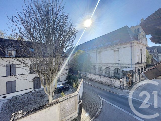 Appartement F2 à louer - 2 pièces - 42.0 m2 - TROYES - 10 - CHAMPAGNE-ARDENNE - Century 21 Lairé Immobilier