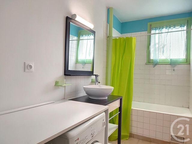Appartement F1 à louer - 1 pièce - 44.0 m2 - ST JULIEN LES VILLAS - 10 - CHAMPAGNE-ARDENNE - Century 21 Lairé Immobilier