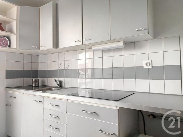 Appartement F1 à louer - 1 pièce - 44.0 m2 - ST JULIEN LES VILLAS - 10 - CHAMPAGNE-ARDENNE - Century 21 Lairé Immobilier