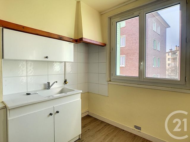 Appartement F4 à louer - 4 pièces - 61.0 m2 - TROYES - 10 - CHAMPAGNE-ARDENNE - Century 21 Lairé Immobilier