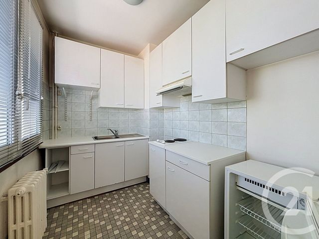 Appartement F1 à louer - 1 pièce - 45.0 m2 - TROYES - 10 - CHAMPAGNE-ARDENNE - Century 21 Lairé Immobilier