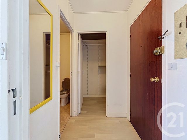 Appartement F1 à louer - 1 pièce - 45.0 m2 - TROYES - 10 - CHAMPAGNE-ARDENNE - Century 21 Lairé Immobilier