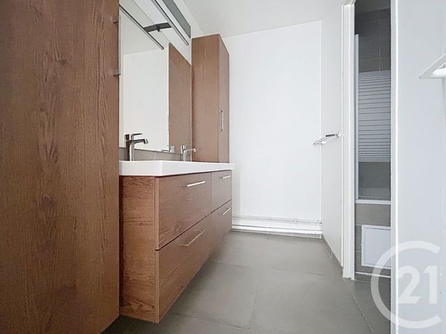 Appartement F3 à louer - 3 pièces - 75.0 m2 - TROYES - 10 - CHAMPAGNE-ARDENNE - Century 21 Lairé Immobilier