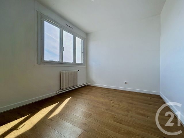 Appartement F3 à louer - 3 pièces - 75.0 m2 - TROYES - 10 - CHAMPAGNE-ARDENNE - Century 21 Lairé Immobilier