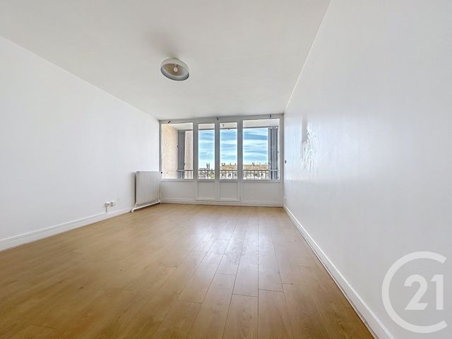 Appartement F3 à louer - 3 pièces - 75.0 m2 - TROYES - 10 - CHAMPAGNE-ARDENNE - Century 21 Lairé Immobilier