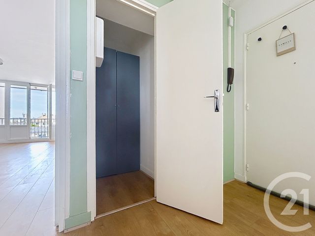 Appartement F3 à louer - 3 pièces - 75.0 m2 - TROYES - 10 - CHAMPAGNE-ARDENNE - Century 21 Lairé Immobilier