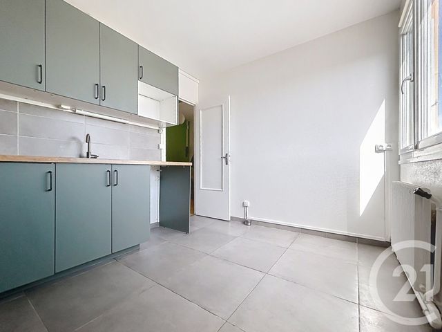 Appartement F3 à louer - 3 pièces - 75.0 m2 - TROYES - 10 - CHAMPAGNE-ARDENNE - Century 21 Lairé Immobilier