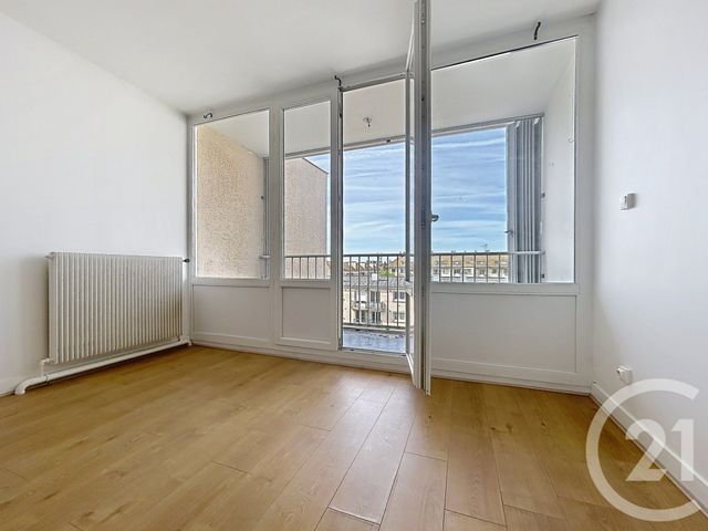 Appartement F3 à louer - 3 pièces - 75.0 m2 - TROYES - 10 - CHAMPAGNE-ARDENNE - Century 21 Lairé Immobilier
