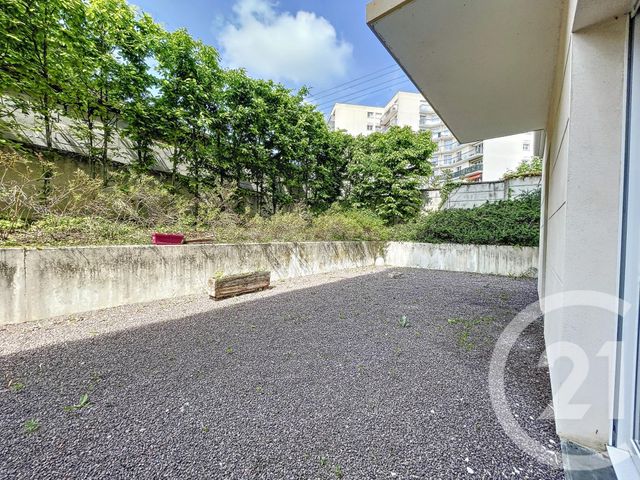 Appartement F3 à louer - 3 pièces - 67.7 m2 - ST ANDRE LES VERGERS - 10 - CHAMPAGNE-ARDENNE - Century 21 Lairé Immobilier