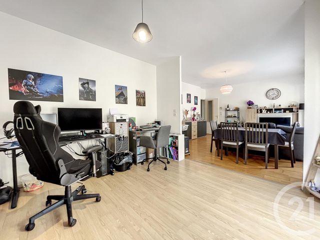Appartement F3 à louer - 3 pièces - 67.7 m2 - ST ANDRE LES VERGERS - 10 - CHAMPAGNE-ARDENNE - Century 21 Lairé Immobilier