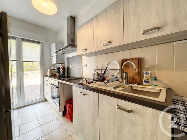 Appartement F3 à louer - 3 pièces - 67.7 m2 - ST ANDRE LES VERGERS - 10 - CHAMPAGNE-ARDENNE - Century 21 Lairé Immobilier