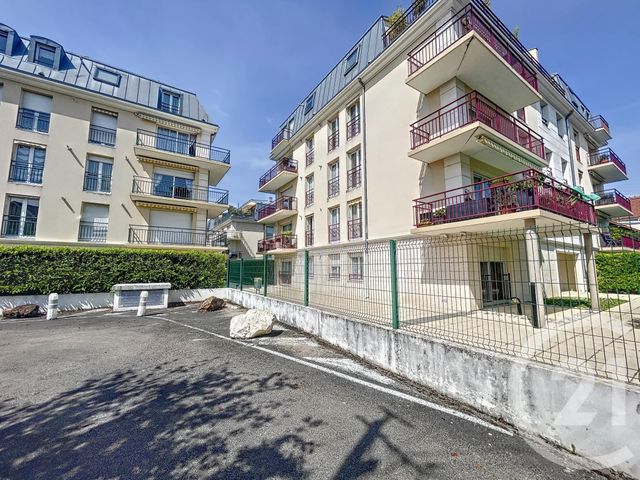 Appartement F3 à louer - 3 pièces - 67.7 m2 - ST ANDRE LES VERGERS - 10 - CHAMPAGNE-ARDENNE - Century 21 Lairé Immobilier