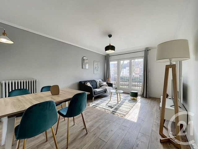 Appartement T4 à louer - 4 pièces - 74.0 m2 - TROYES - 10 - CHAMPAGNE-ARDENNE - Century 21 Lairé Immobilier