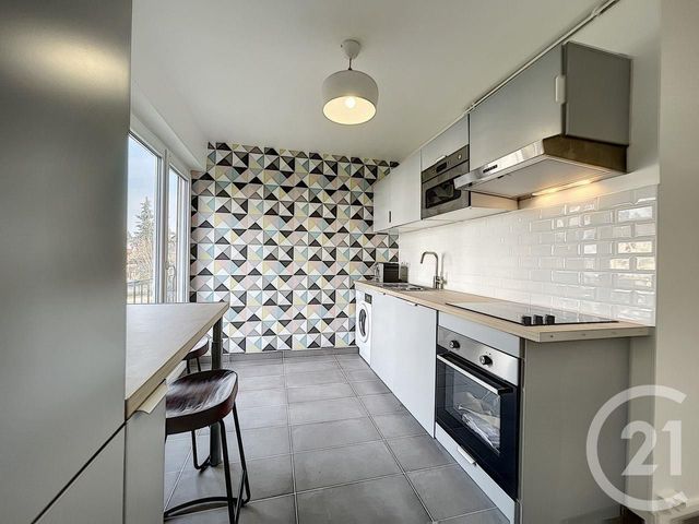 Appartement T4 à louer - 4 pièces - 74.0 m2 - TROYES - 10 - CHAMPAGNE-ARDENNE - Century 21 Lairé Immobilier
