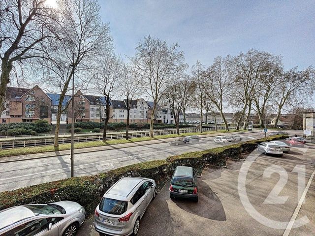 Appartement T4 à louer - 4 pièces - 74.0 m2 - TROYES - 10 - CHAMPAGNE-ARDENNE - Century 21 Lairé Immobilier