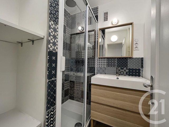 Appartement T4 à louer - 4 pièces - 74.0 m2 - TROYES - 10 - CHAMPAGNE-ARDENNE - Century 21 Lairé Immobilier
