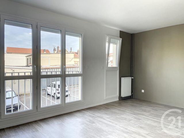 Appartement F1 à louer - 1 pièce - 27.0 m2 - ST JULIEN LES VILLAS - 10 - CHAMPAGNE-ARDENNE - Century 21 Lairé Immobilier