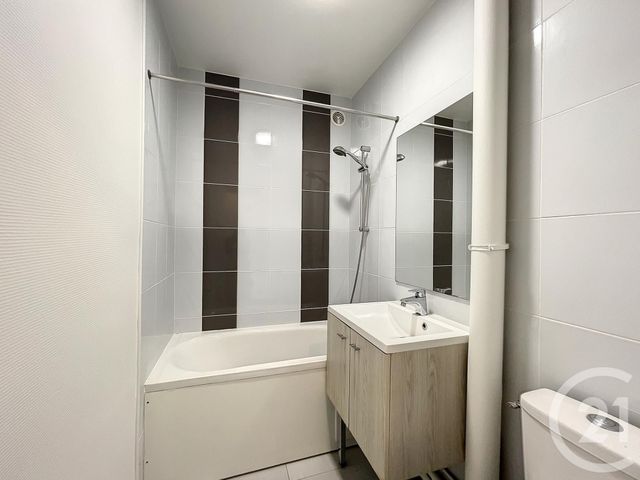 Appartement F1 à louer - 1 pièce - 27.0 m2 - ST JULIEN LES VILLAS - 10 - CHAMPAGNE-ARDENNE - Century 21 Lairé Immobilier