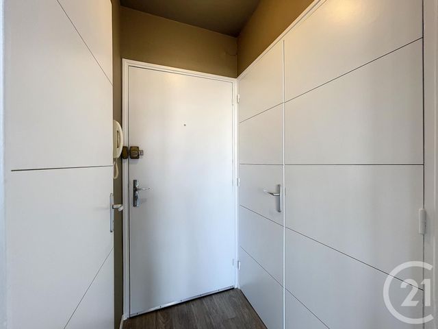 Appartement F1 à louer - 1 pièce - 27.0 m2 - ST JULIEN LES VILLAS - 10 - CHAMPAGNE-ARDENNE - Century 21 Lairé Immobilier