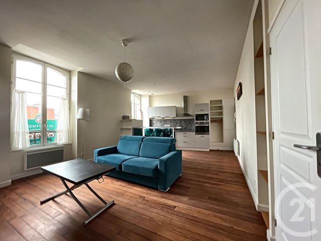 Appartement T3 à louer - 3 pièces - 63.73 m2 - TROYES - 10 - CHAMPAGNE-ARDENNE - Century 21 Lairé Immobilier