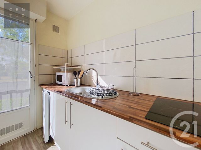 Appartement Studio à louer - 1 pièce - 25.7 m2 - TROYES - 10 - CHAMPAGNE-ARDENNE - Century 21 Lairé Immobilier