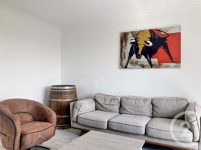 Appartement F3 à vendre - 4 pièces - 76.8 m2 - ST JULIEN LES VILLAS - 10 - CHAMPAGNE-ARDENNE - Century 21 Lairé Immobilier