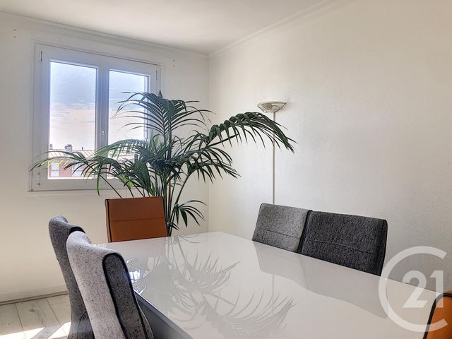 Appartement F3 à vendre - 4 pièces - 76.8 m2 - ST JULIEN LES VILLAS - 10 - CHAMPAGNE-ARDENNE - Century 21 Lairé Immobilier