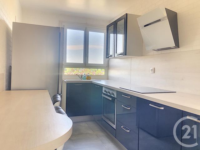 Appartement F3 à vendre - 4 pièces - 76.8 m2 - ST JULIEN LES VILLAS - 10 - CHAMPAGNE-ARDENNE - Century 21 Lairé Immobilier