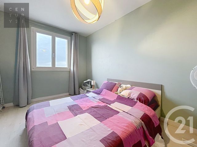 Appartement F3 à vendre - 4 pièces - 76.8 m2 - ST JULIEN LES VILLAS - 10 - CHAMPAGNE-ARDENNE - Century 21 Lairé Immobilier