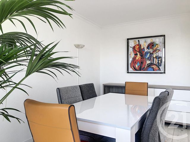 Appartement F3 à vendre - 4 pièces - 76.8 m2 - ST JULIEN LES VILLAS - 10 - CHAMPAGNE-ARDENNE - Century 21 Lairé Immobilier