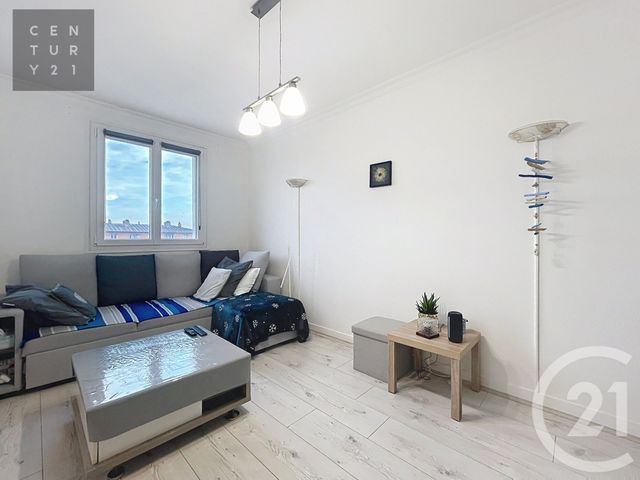 Appartement F3 à vendre - 4 pièces - 76.8 m2 - ST JULIEN LES VILLAS - 10 - CHAMPAGNE-ARDENNE - Century 21 Lairé Immobilier